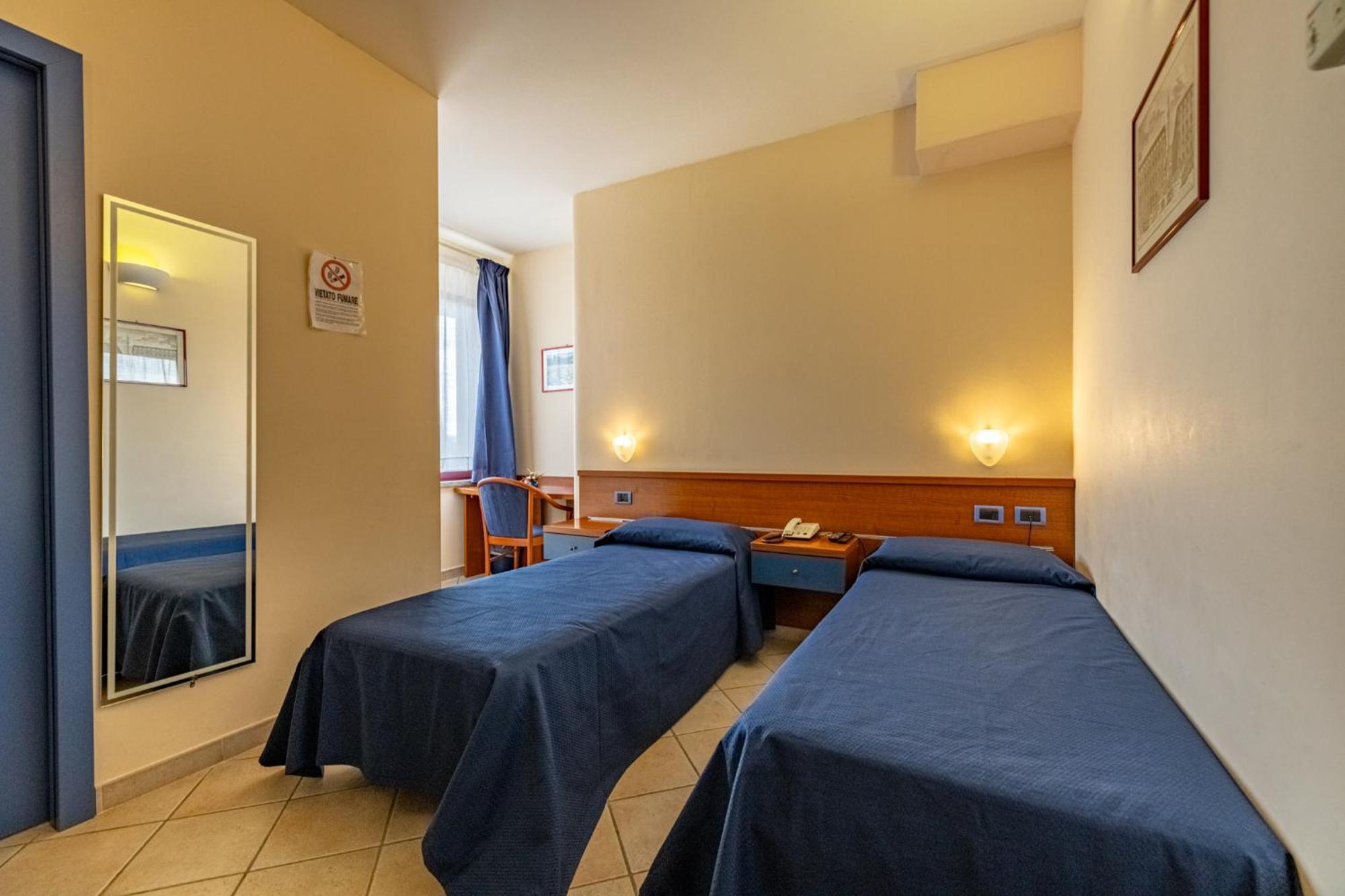 Hotel 1000 Miglia Monteroni dʼArbia Esterno foto